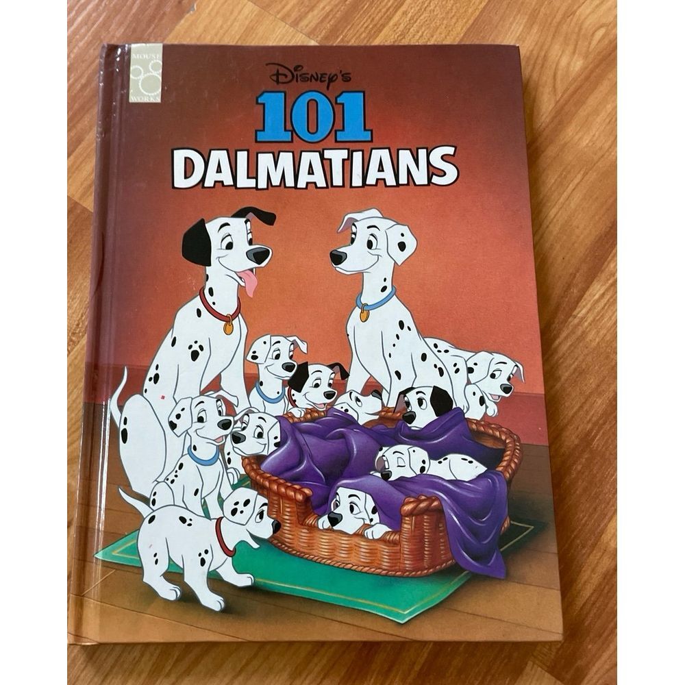 Disney 's 101 Dalmatians‎ Book